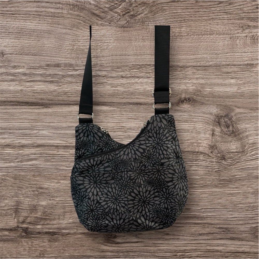 Baggallini Women's Cohort Criss Cross Nylon Crossbody Shoulder bag black gray